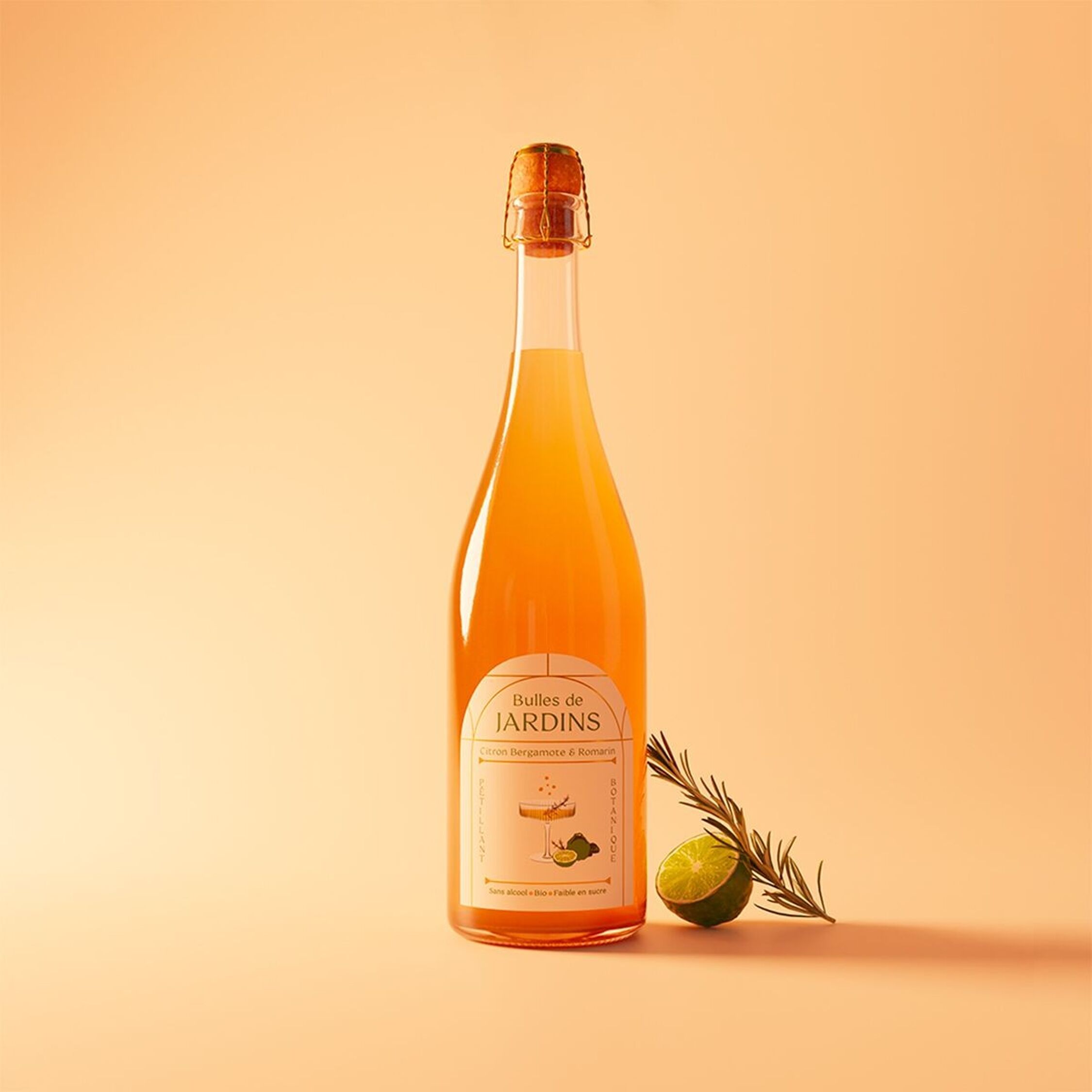 592cc73941dd126484e280b969a5b045.jpeg Bulles de Jardins – Citron Bergamote Romarin 75cl - Boissons effervescentes